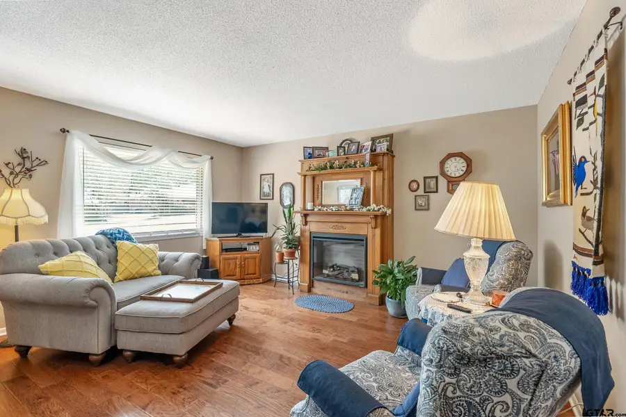 316 Vicksburg Dr, Tyler, TX 75703 - #3