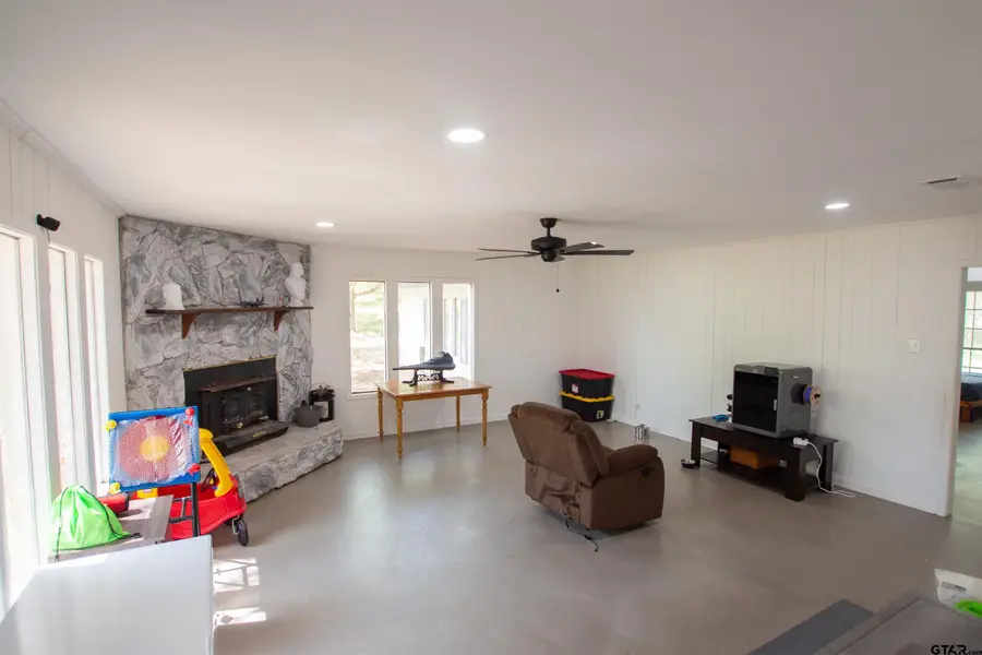 2942 Medlin Rd, Gilmer, TX 75645 - #3