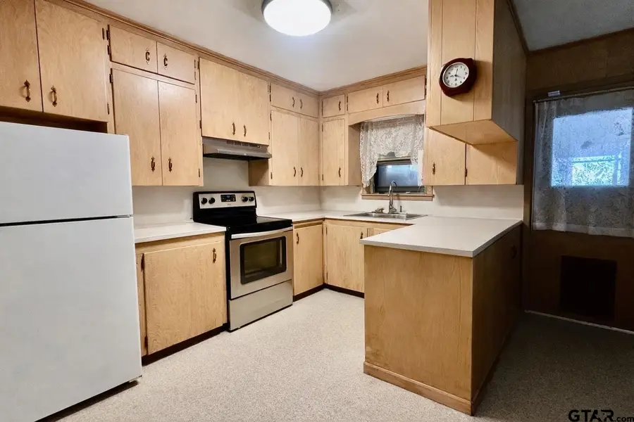 203 Yates Street, Mount Vernon, TX 75457 - #3