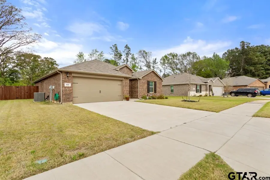 605 River Oaks Ln., Chandler, TX 75758 - #3