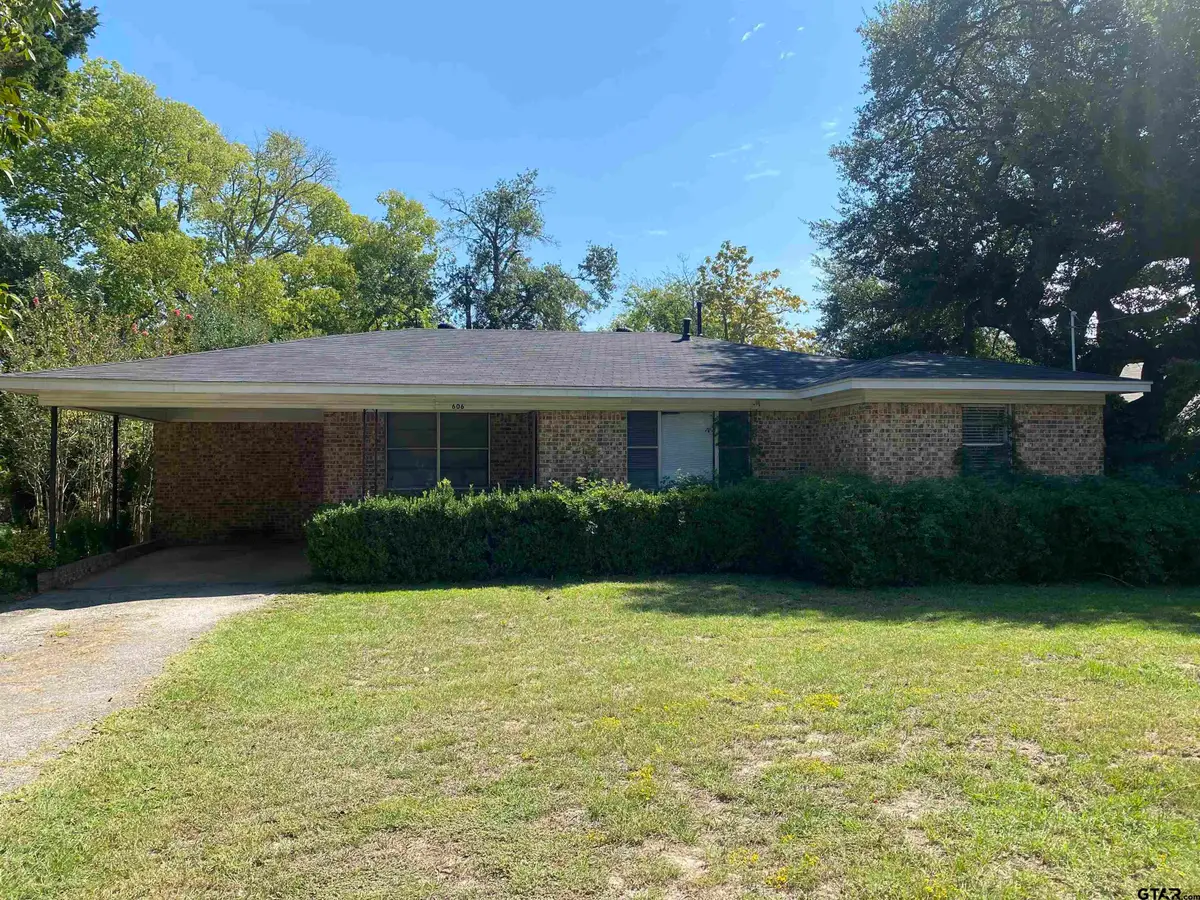 606 S Boyd St, Lindale, TX 75771 - #1