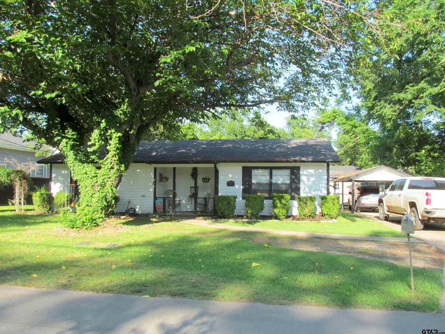 401 Wilkerson St., Winnsboro, TX 75494 - #2
