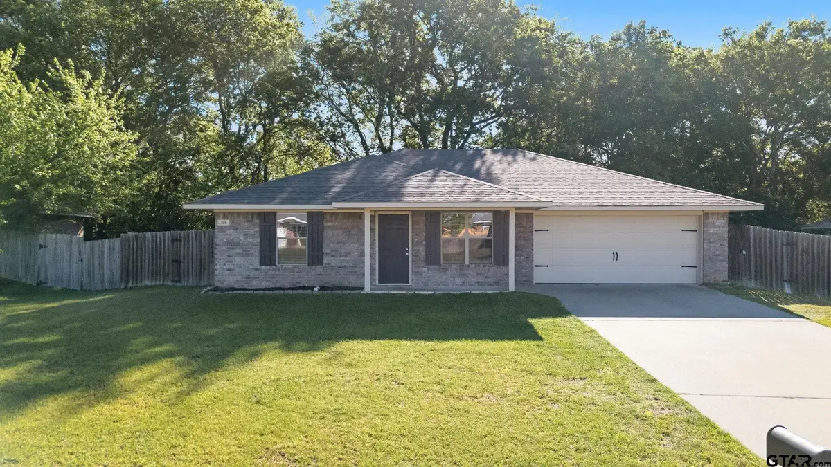 208 Shelley, Lindale, TX 75771 - #1