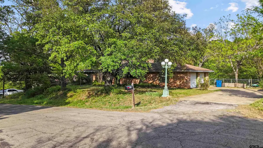 310 Graham, Mineola, TX 75773 - #2