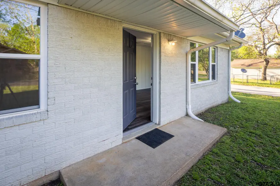 202 Hollywood St, Arp, TX 75750 - #2