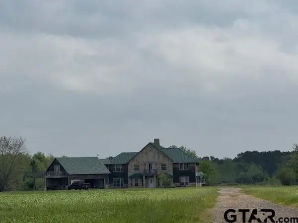 109 CHerry Blossom Rd, Ore City, TX 75683