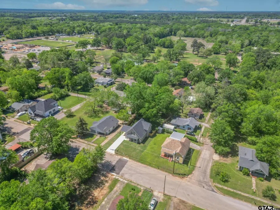 233 S Harrison St, Longview, TX 75601 - #3