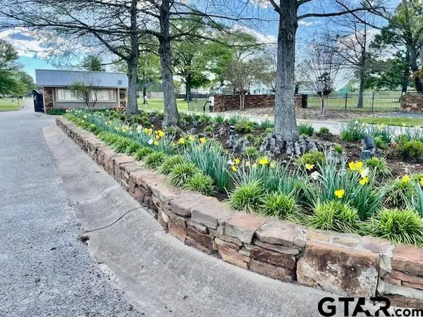 24078 Sun Ridge Road, Lindale, TX 75771