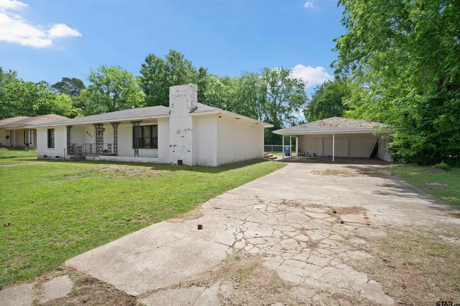 907 Henerson St., Jacksonville, TX 75766 - #2