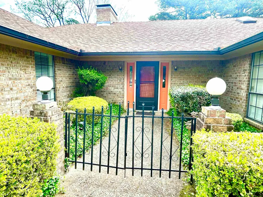 2899 Surrey Lane, Tyler, TX 75705 - #2