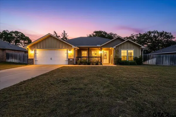 393 Noah Lane, Lindale, TX 75771