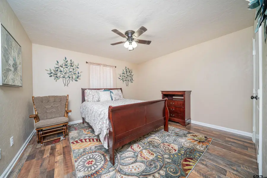 525 Lake Gladewater Rd, Gladewater, TX 75647 - #3