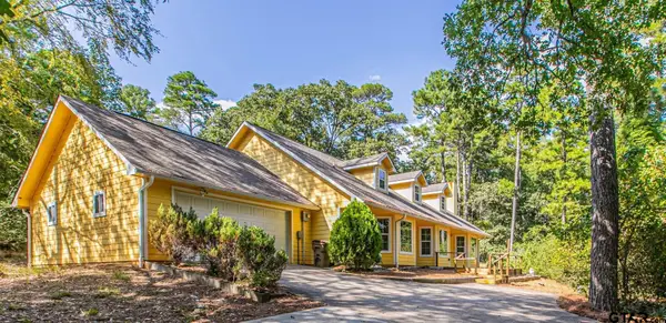 250 Autumn Wood Trail, Holly Lake Ranch, TX 75765