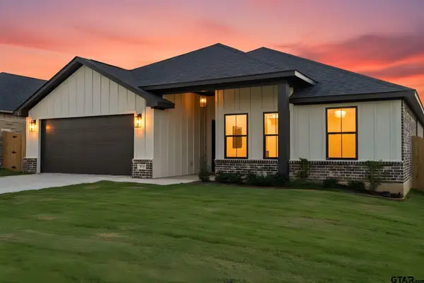 16517 Crossing Circle, Lindale, TX 75771