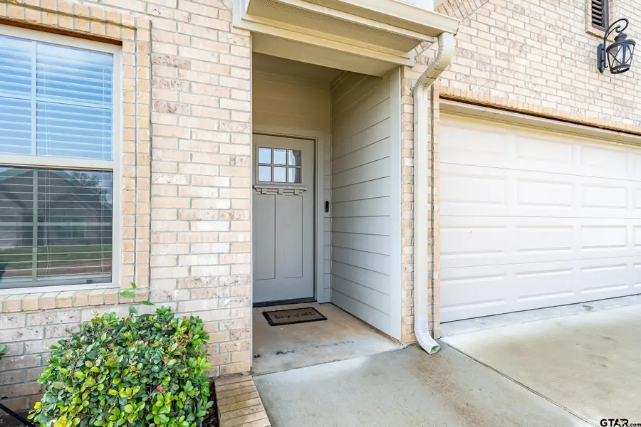 826 Lindsey Ln, Whitehouse, TX 75791 - #2