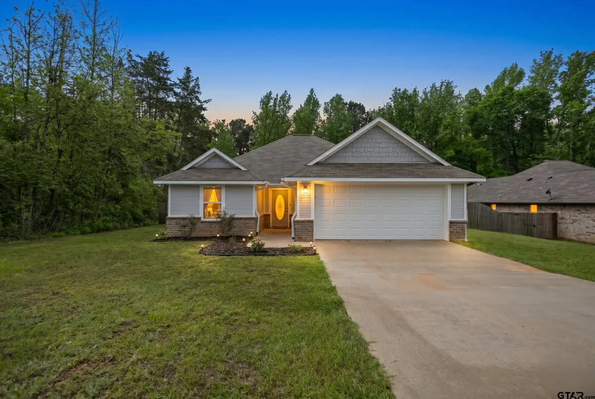 302 E Mary Ln, Troup, TX 75789 - #1