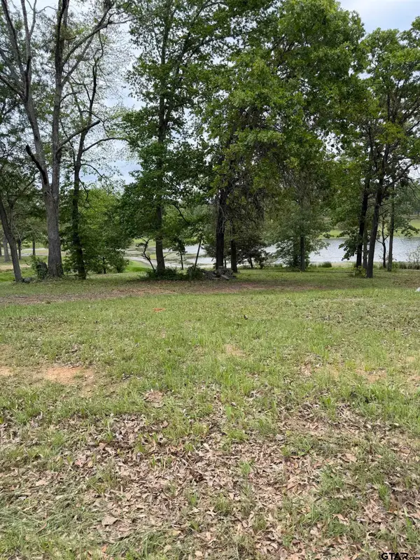 22040 Pebble Beach Circle, Lindale, TX 75771