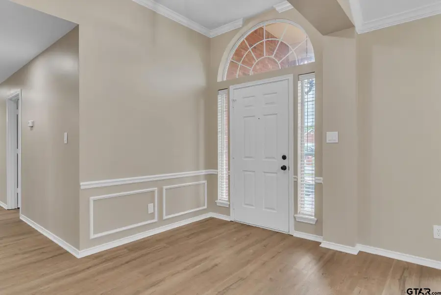 818 Greenwood Circle, Lindale, TX 75771 - #3