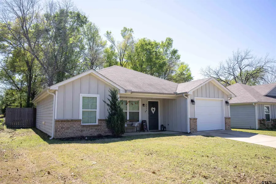 2214 Walton Rd, Tyler, TX 75701 - #2