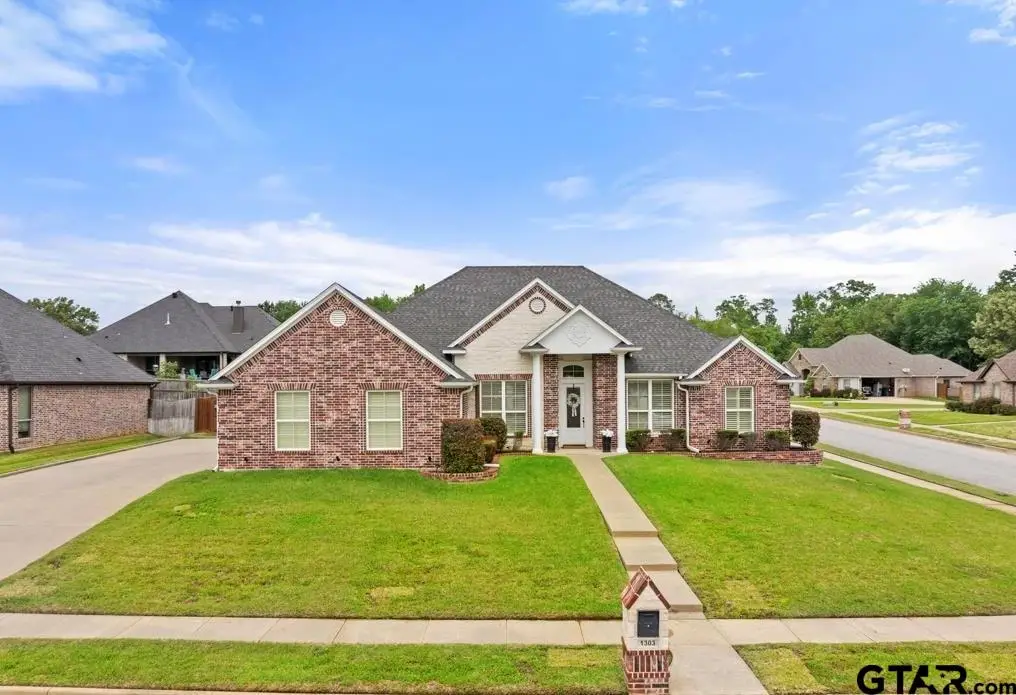 1303 Fairfield Ln, Tyler, TX 75703 - #1