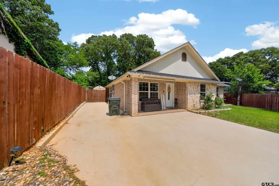 2119 Boswell St, Tyler, TX 75701 - #2
