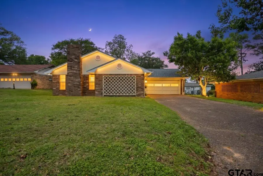 1322 E Hankerson St, Tyler, TX 75701 - #2