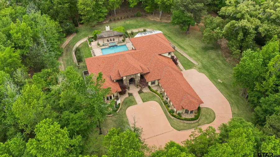 3705 Champions Ridge Ln., Longview, TX 75605 - #3