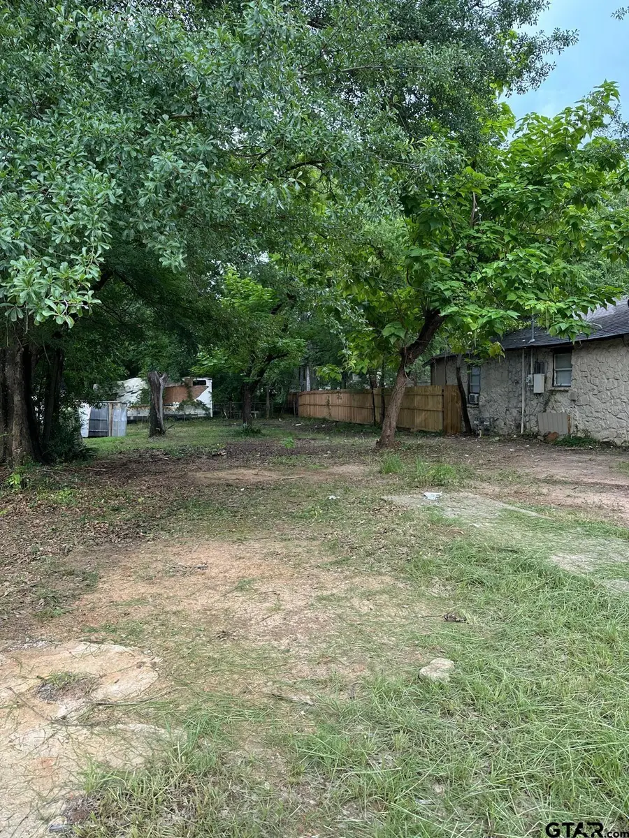 1513 N palace Ave, Tyler, TX 75702 - #2