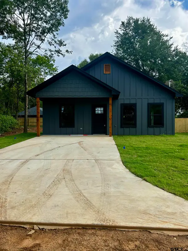 201 E Fleming, Longview,  75604