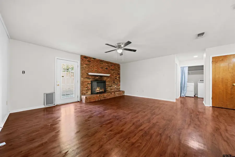 407 Shelly Dr, Whitehouse, TX 75791 - #3