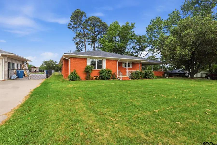 804 S Mill St, Winnsboro, TX 75494 - #3