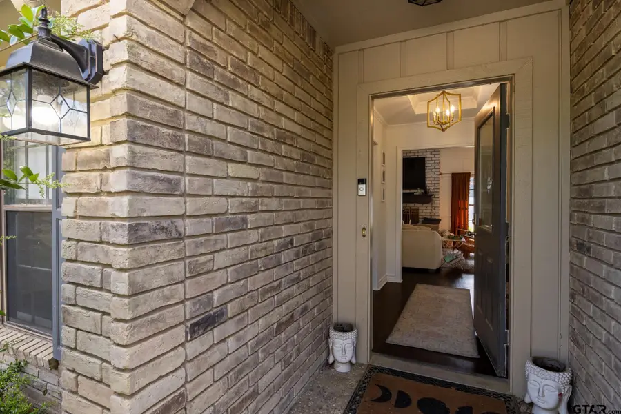 3845 Lexington Dr., Tyler, TX 75701 - #3