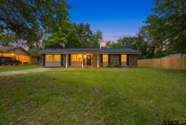 407 York Dr, Lindale, TX 75771