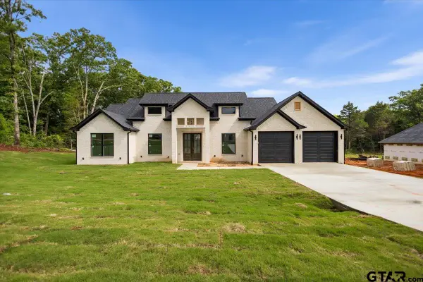 19462 Cedarpark Pl, Lindale, TX 75771