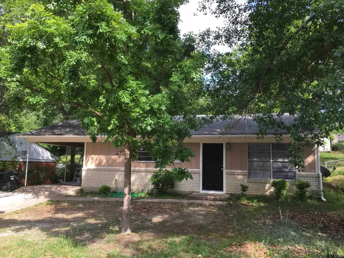 2011 Lee St, Tyler, TX 75702 - #1
