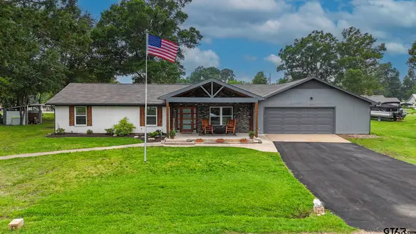 2395 E Royal Drive, Chandler, TX 75758