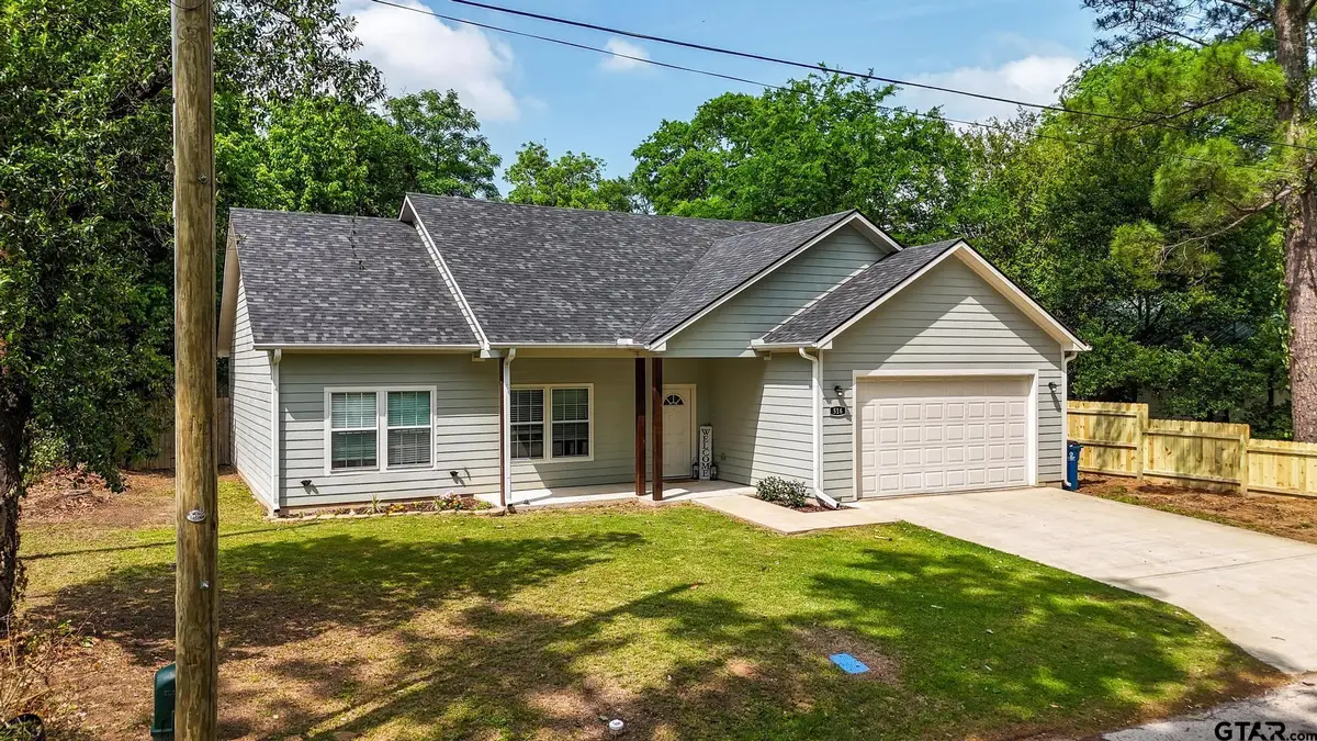 516 W FRONT, Mineola, TX 75773 - #1