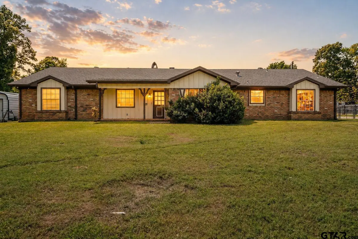 1006 Spring St, Longview, TX 75604 - #1