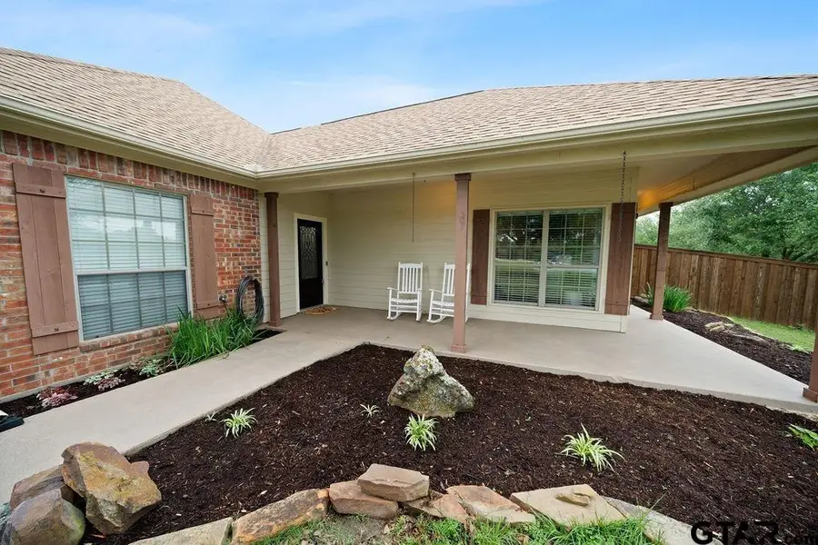 11906 Meadow Creek Dr., Brownsboro, TX 75756 - #3