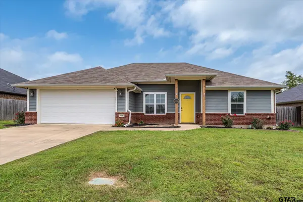415 Harrell Dr, Chandler, TX 75758