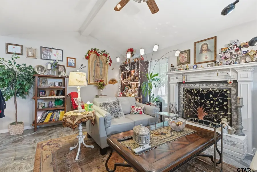 1201 Corey Dr., Whitehouse, TX 75791 - #3