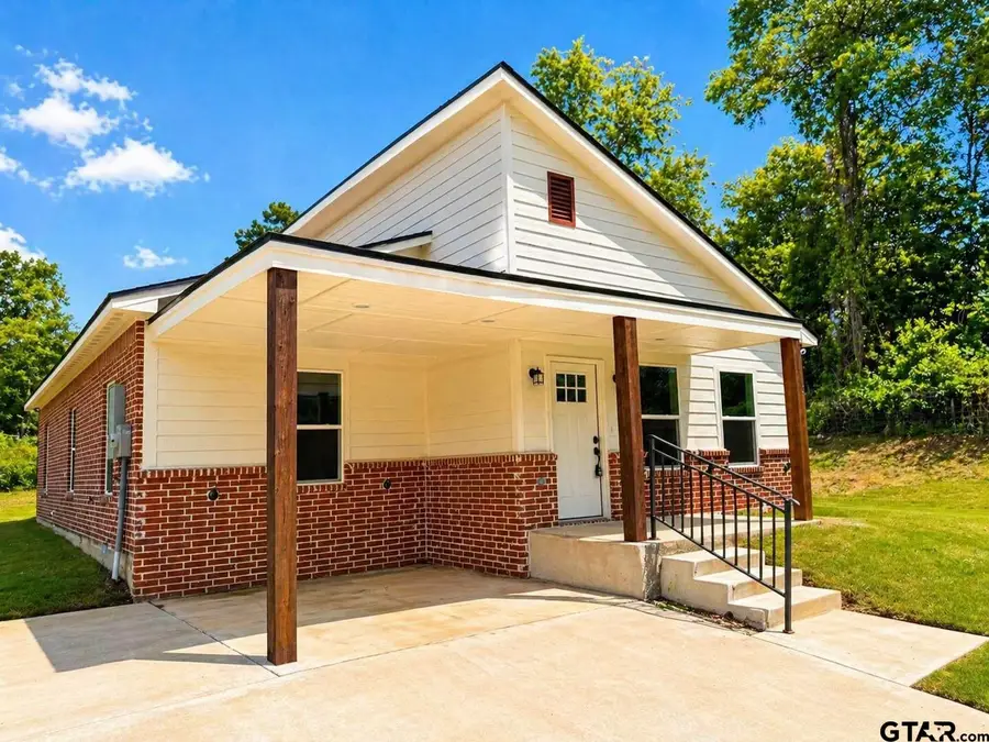 1410 W Connally St, Tyler, TX 75701 - #2