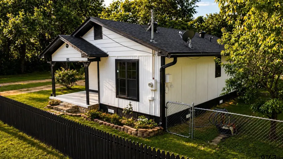 1812 N Bois D Arc, Tyler, TX 75702 - #2