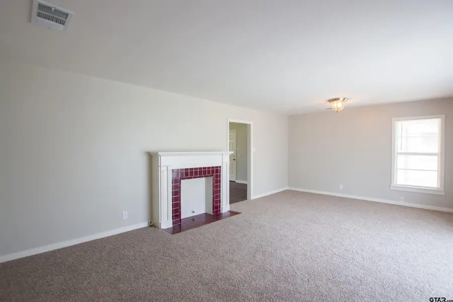 849 Palmer Ave, Tyler, TX 75701 - #2