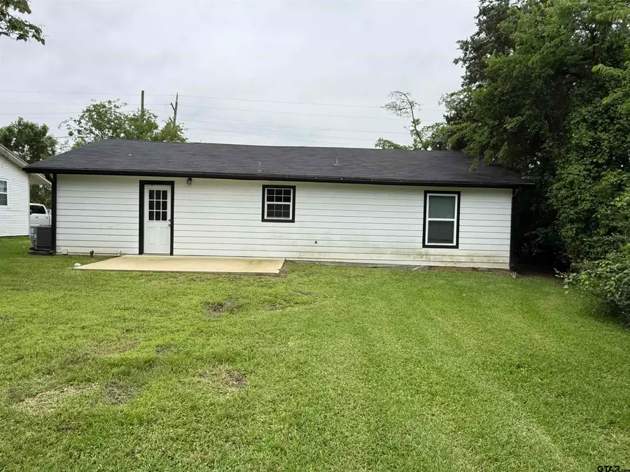 704 Lillian St, Wills Point, TX 75169 - #2