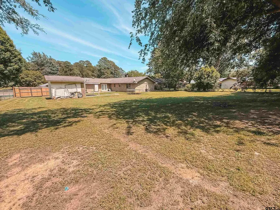 306 Kent Drive, Pittsburg, TX 75686 - #2