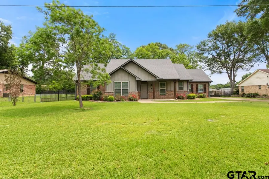 207 Senter Ave, Whitehouse, TX 75791 - #2