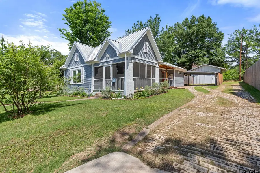 310 N Line St, Mineola, TX 75773 - #2