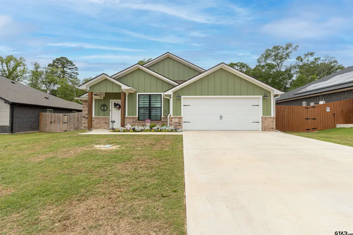 16210 Crossing Circle, Lindale, TX 75771 - #1
