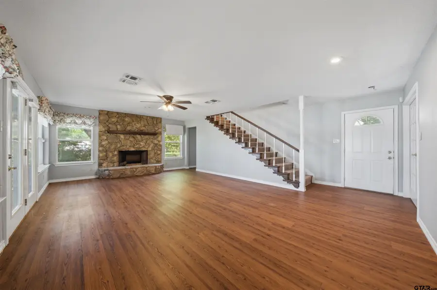 158 Baywood Blvd., Mabank, TX 75156 - #3